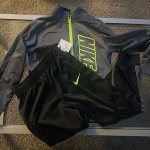 Boys Nike 2 piece set